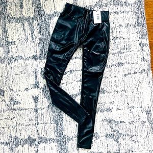 Pairadize vegan leather glossy leggings, NWT absolutely fabulous!